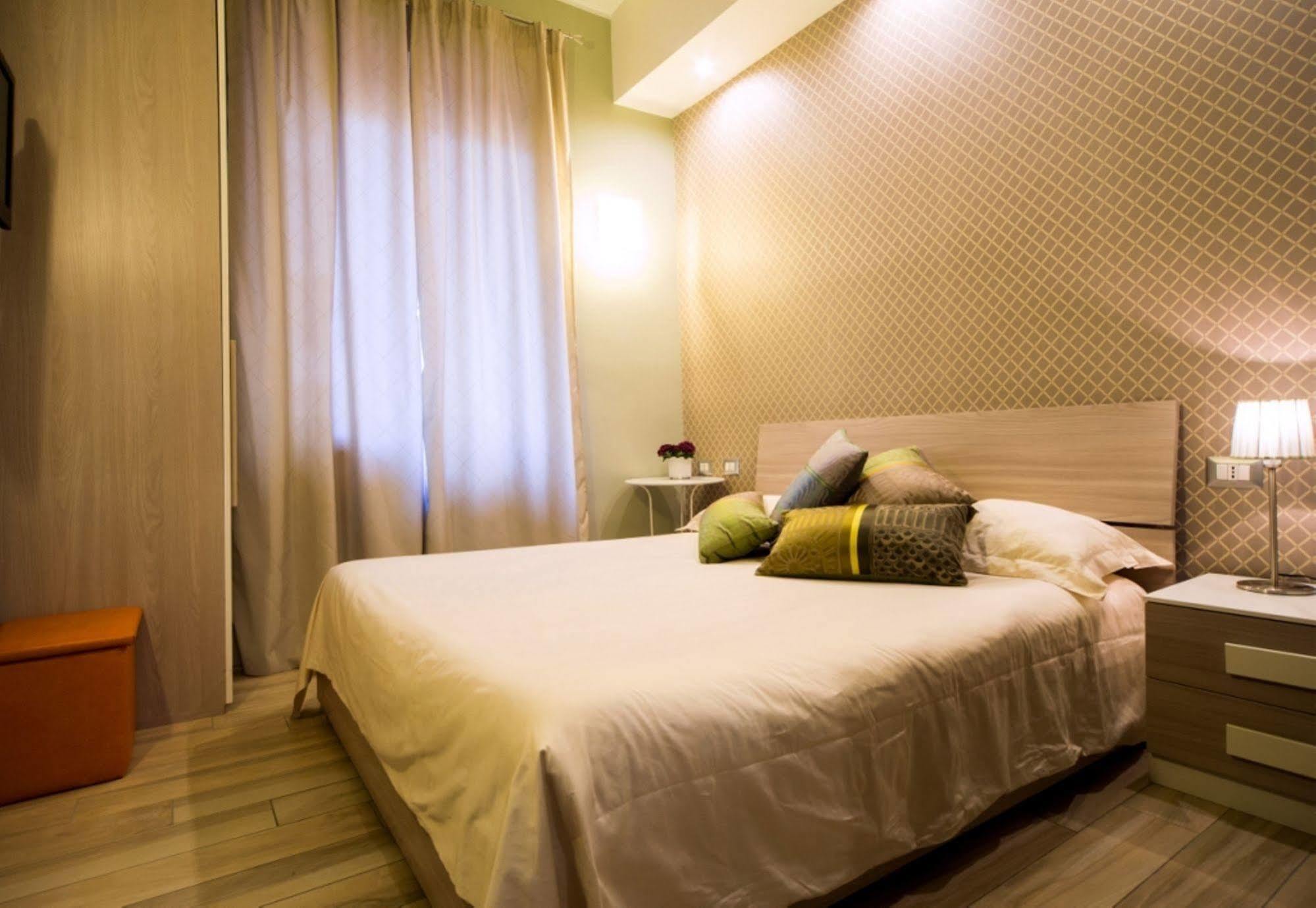 Mikale Rooms Rome Buitenkant foto
